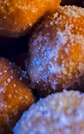 Bolitas dulces cubiertas de azúcar